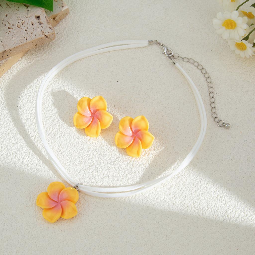 Accessories Cream Wind ins Summer Fashion Necklace Earrings Set Small Fresh Flower Dyed Necklace Accessories