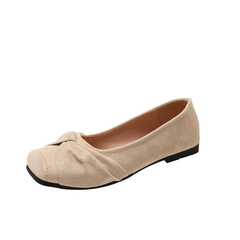 

Commuting versatile single shoes women s shoes spring and autumn 2025 new shallow mouth square head gentle evening breeze with skirt temperament lady 35