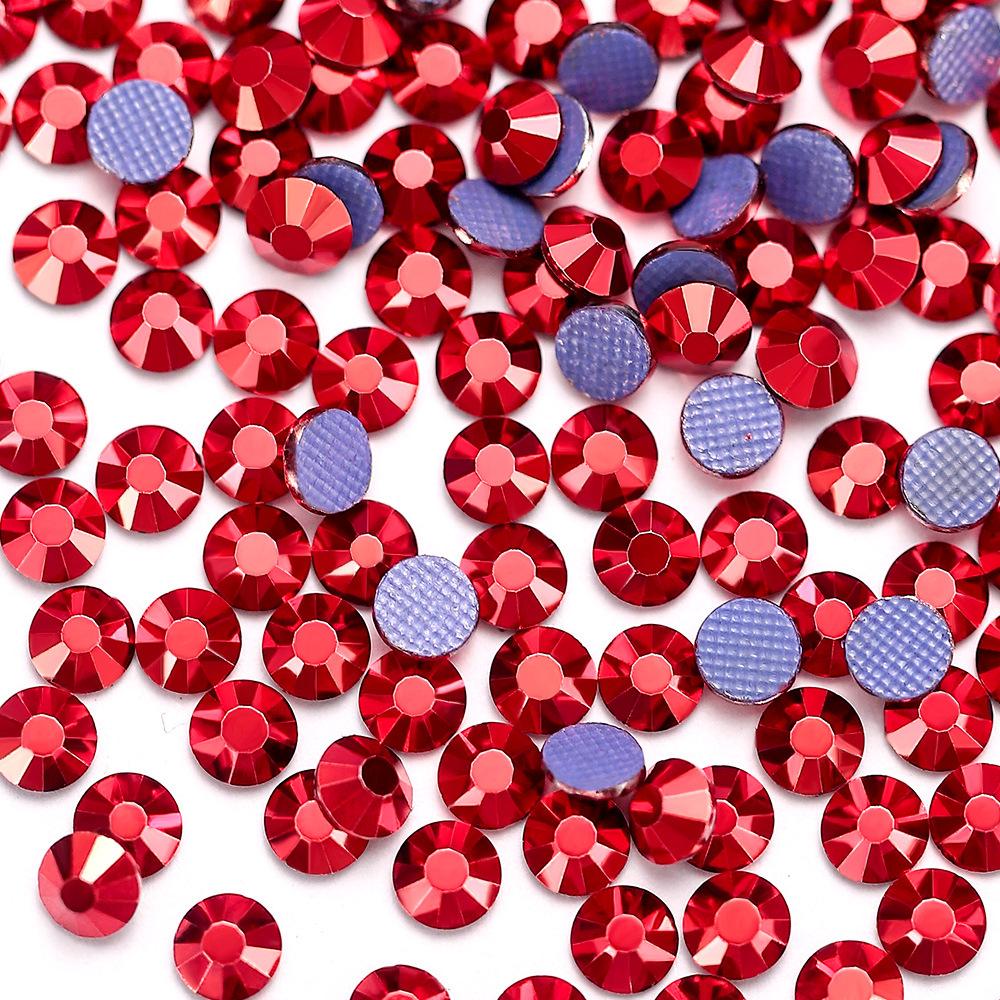 

Металлическая серия Пластиковое дно Горячее сверло для дизайна ногтей Стеклянное плоское дно Сверло со стразами на клеевой основе Аксессуары для одежды своими руками SS6-2.0-2 about 1440 pieces