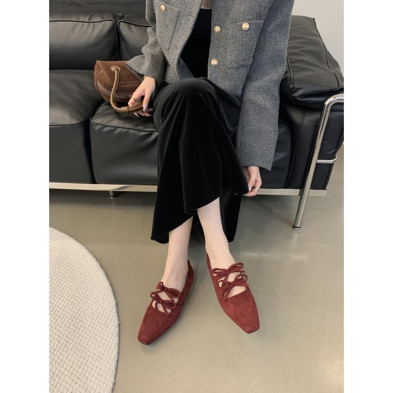 

Big autumn new Korean version fashion versatile temperament women s shoes bow suede thick heel low heel single shoes retro style 39 бордовий