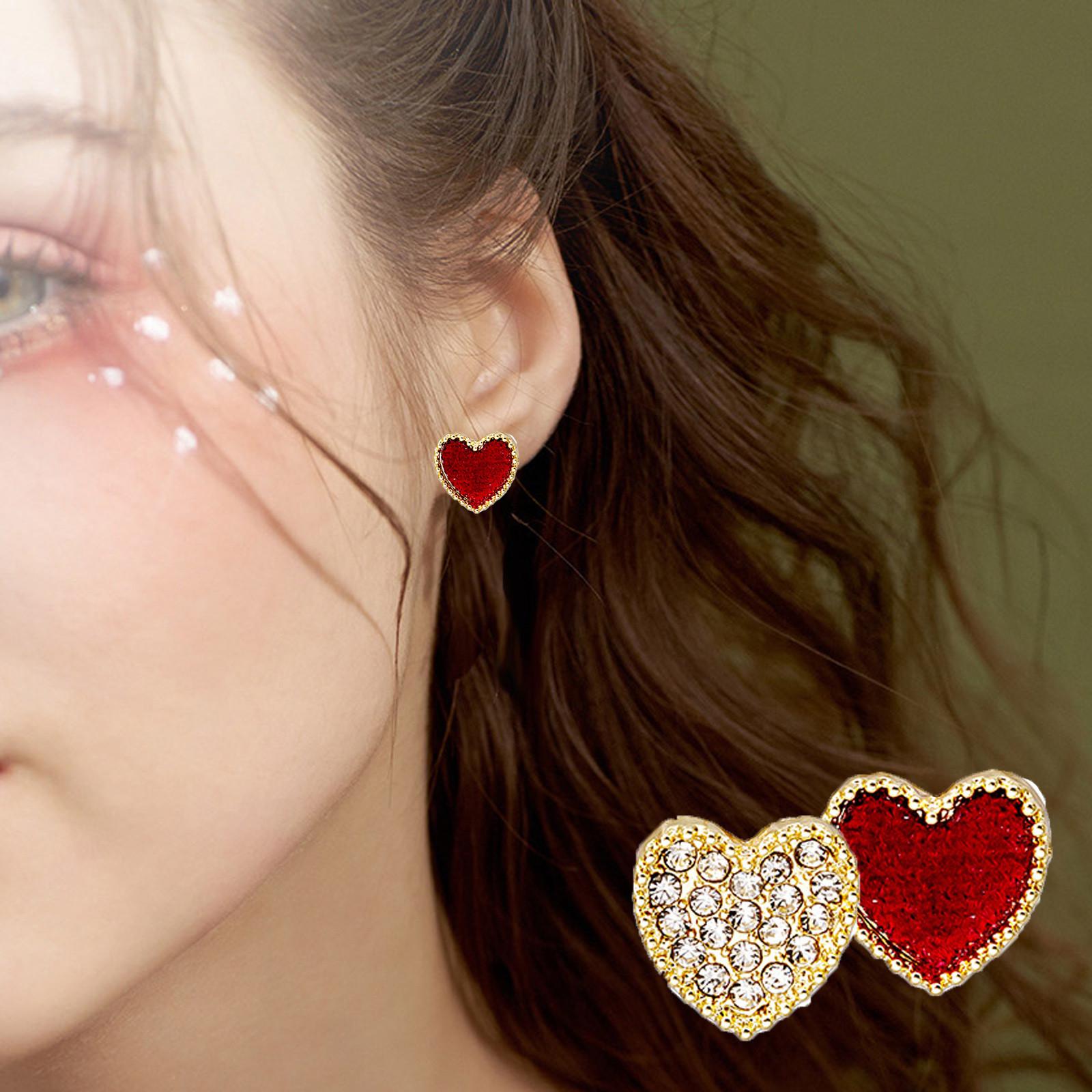 

Изысканные и компактные гальванизированные мягкие серьги со стразами в форме сердца