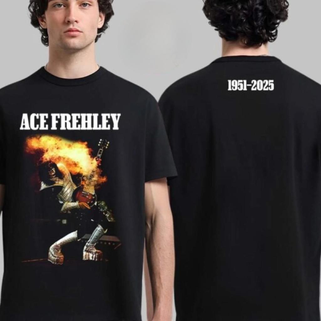 Ace Frehley Rest in Peace 1951-2025 Signature Photo Two Sided T-Shirt High-end Luxury Is for Both Men and Women Top Y2k