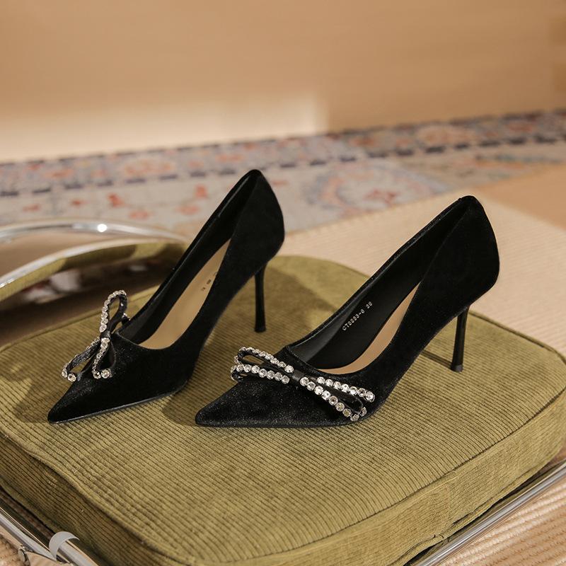 8853 [sheepskin] White High Heels Women's Thin Heels Autumn 2025 New Pointed Rhinestone Bow Single Shoes