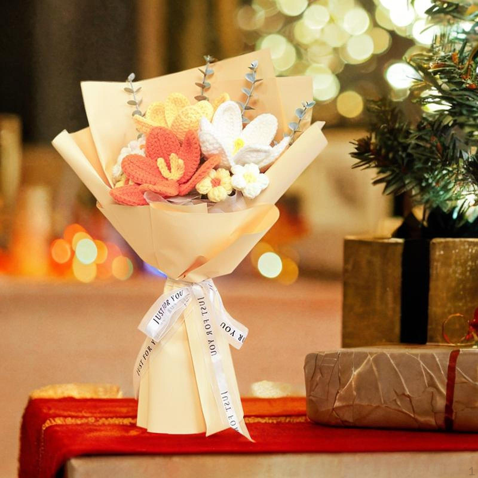 

Artistic Crochet Flower Set for Home Use Celebrating Loved Ones жовтий