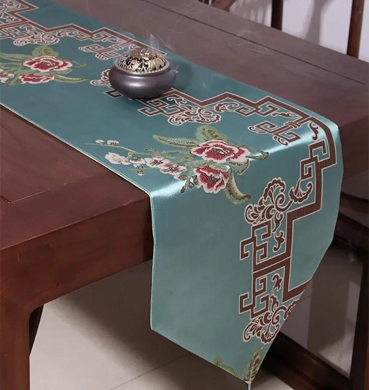 Classical New Chinese Style Birds and Flowers Table Runner Red Embroidery Table Flag Decoration for Wedding Party with Tassels