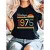 Camiseta Feminina Vintage Retro 1975 - Top Casual Macio de Manga Curta com Gola Redonda, Estampa Ousada dos Anos 70 e Listras Colorblock