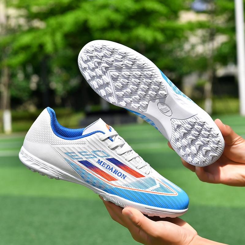 New Men Soccer Shoes Training Professional Outdoor Adult Kids Futsal Football Boots Ultralight TF/FG Sports Shoes High-quality