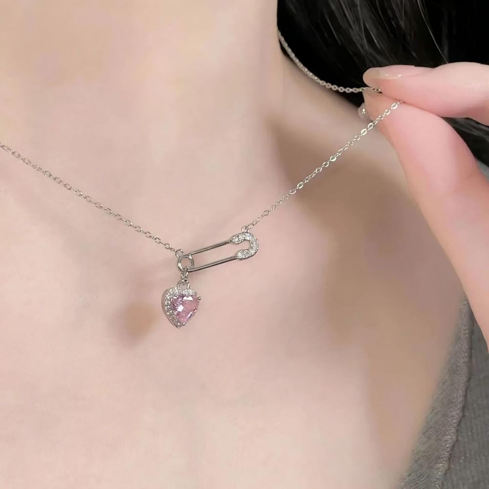 Creative Pink Heart-shaped Pin Necklace For Women Fashion Love Pendant Necklace Ladies Fashion Light Luxury Jewelry Gifts HOT
