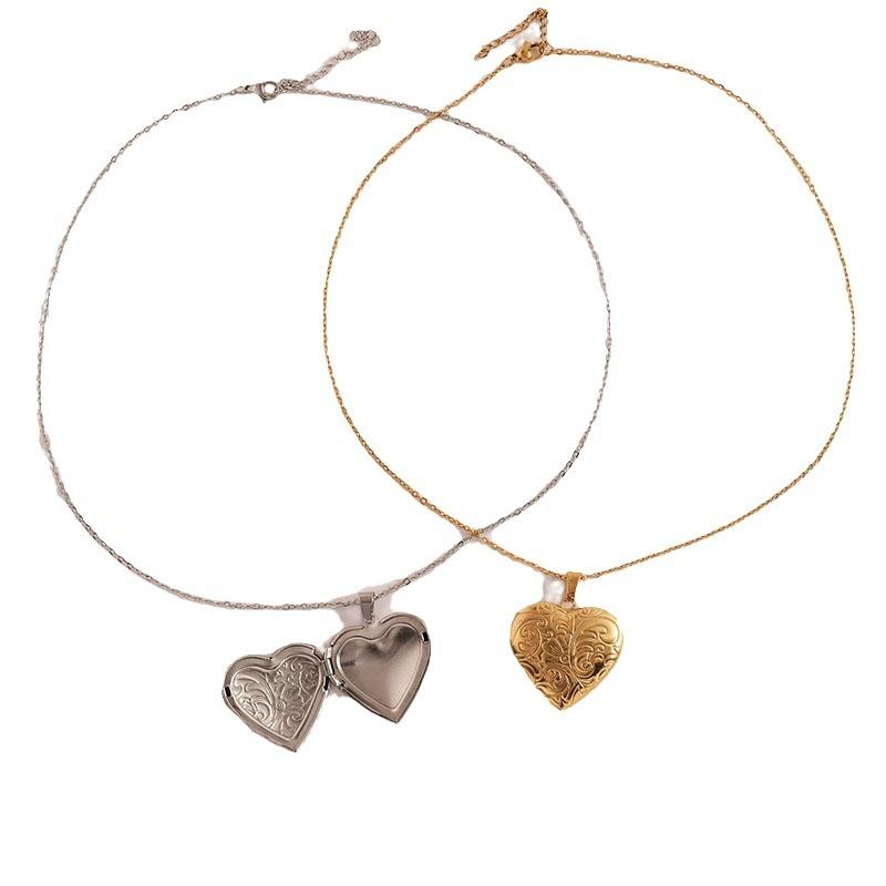 Titanium steel heart-shaped necklace women's versatile high-end sense fashion retro engraved photo frame box couple necklace collarbone chain