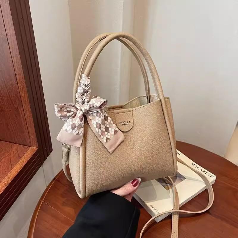Light luxury high-end bag women's 2025 new texture niche messenger bag super soft and versatile fashion portable bucket bag