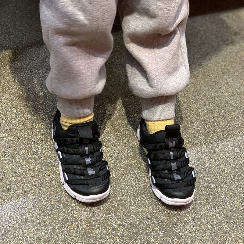 Nike Novice EP Mid top Sports Casual Shoes Black White Children Aged 3 7 Years Old BV0009-001