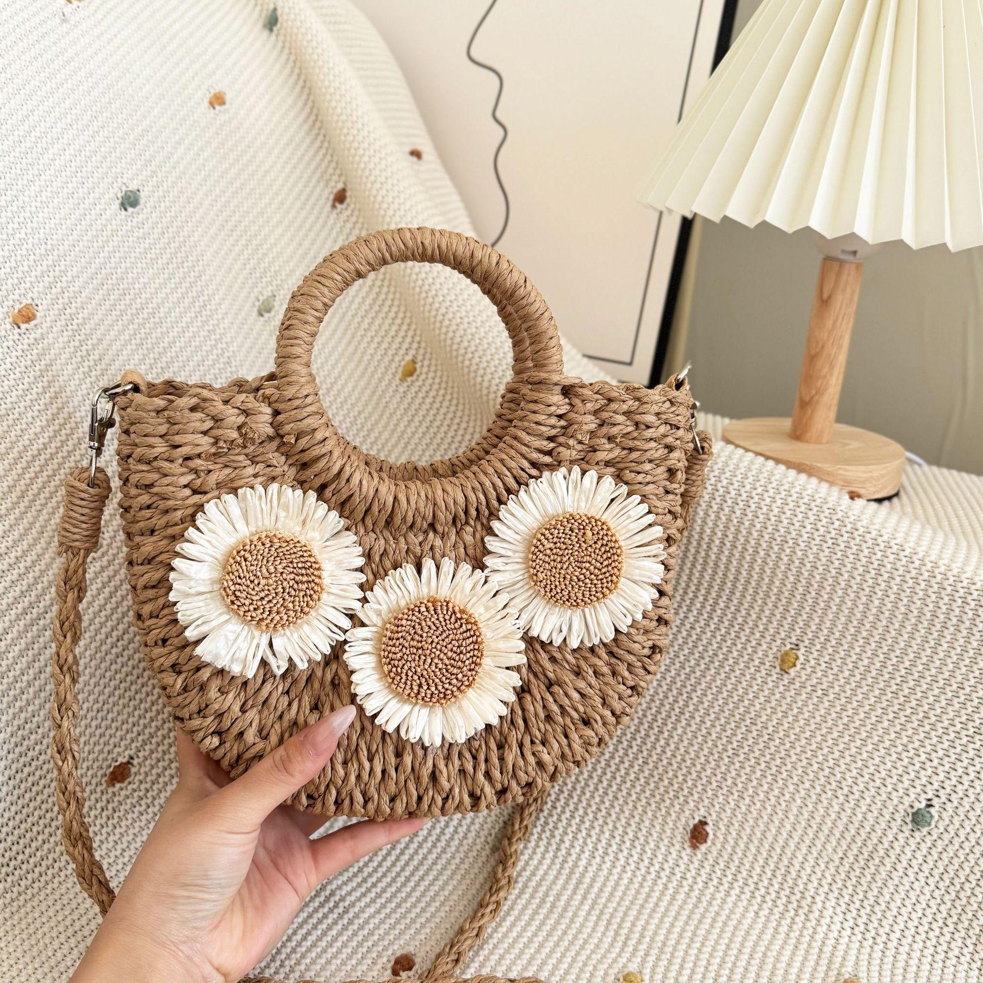 

Summer niche daisy woven bag women s 2025 new fashion foreign style seaside vacation portable vegetable basket straw bag 25*6*26