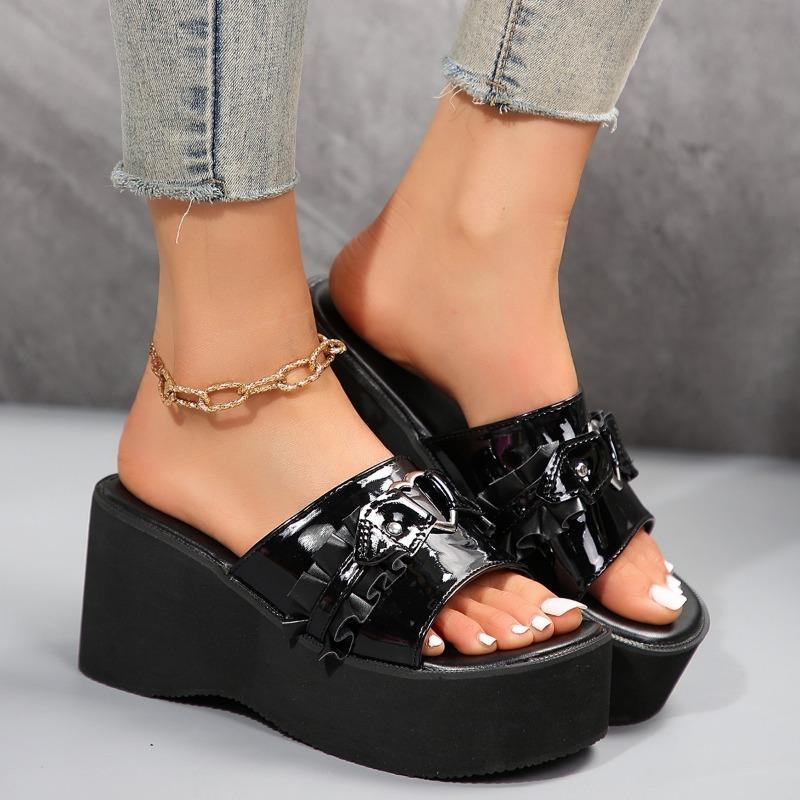 Fashion Summer New Slope Heel Sandals Women's Fashion Round Head Open Toe Metal Buckle a Slip-on Waterproof Platform High Heels