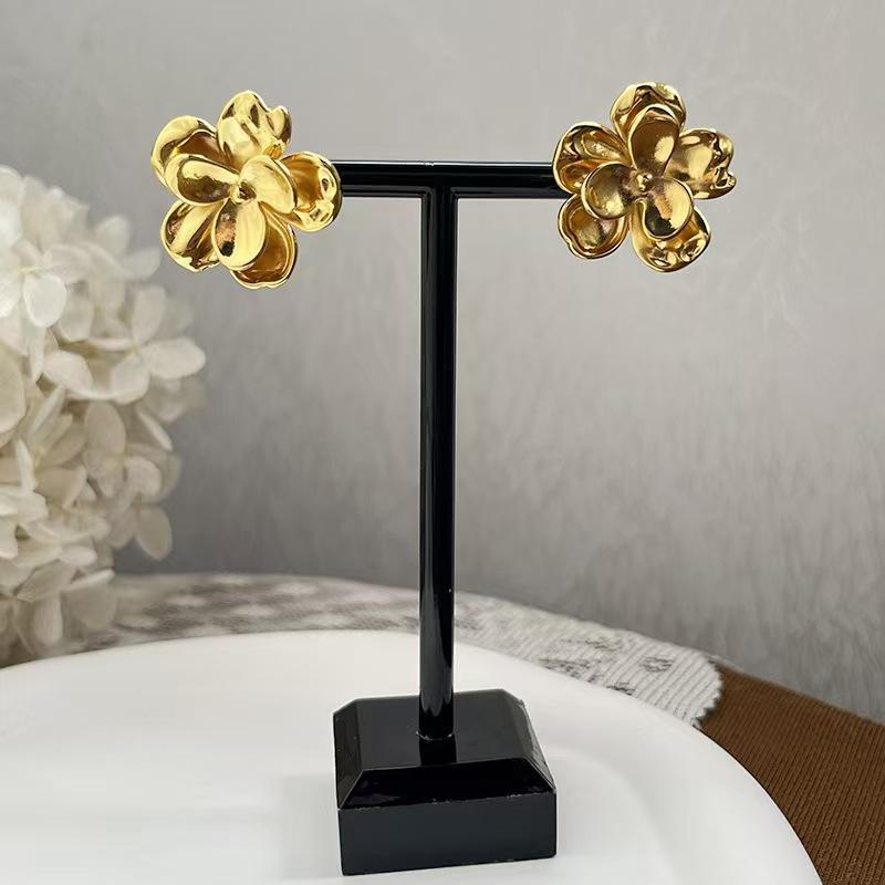 Exaggerated Metal Flower Earrings New Elegant Smooth Flower Stud Earrings For Women Girls Fashion Party Jewelry Gifts