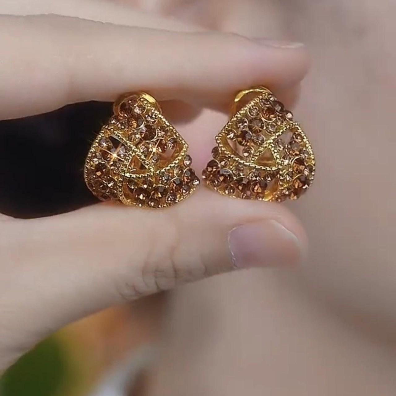 2026 Циркониевые Треугольные Алмазные Серьги-Каффы для Женщин - Высококачественные Модные Украшения Осень/Зима коричневый