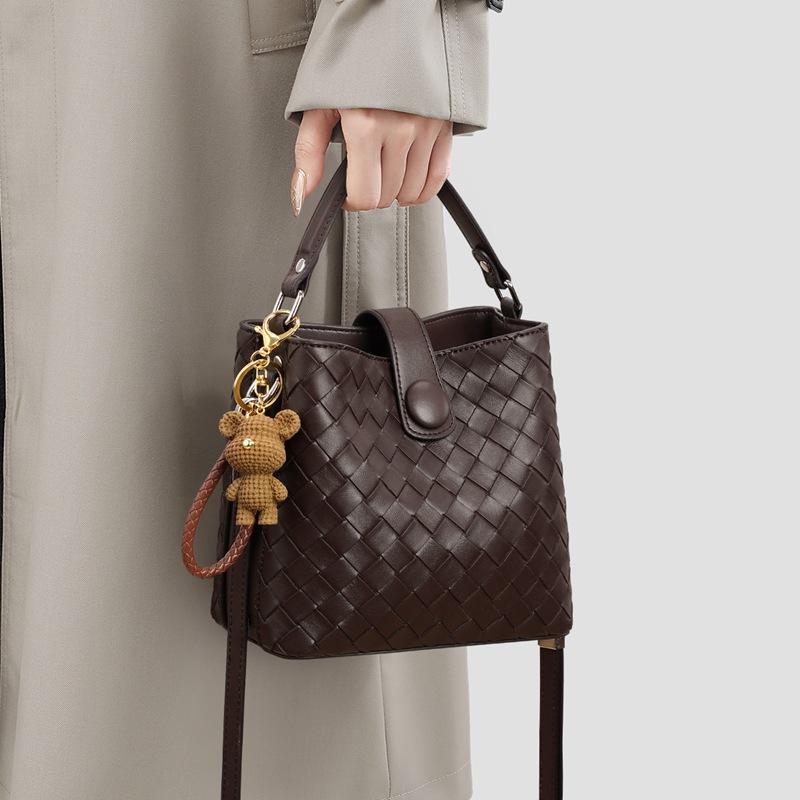 Bucket Bag 2025 New Women's Bag Autumn Winter Fashion Versatile Woven Handbag Large Capacity Single Shoulder Crossbody Bag