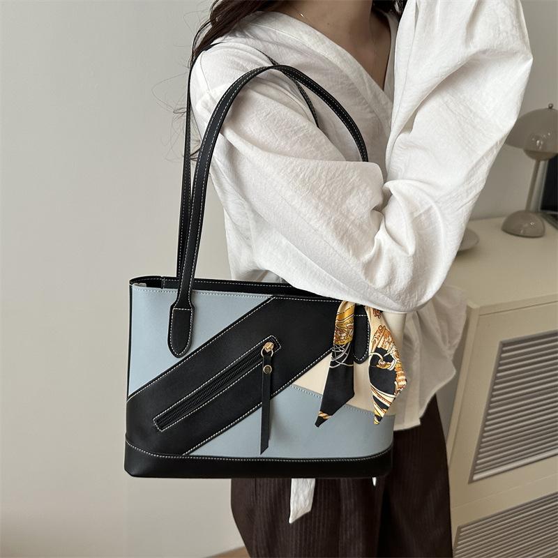 Single-shoulder Bag - Large Capacity for Commuting. Underarm Bag - Small But Trendy and Versatile Crossbody Bag.