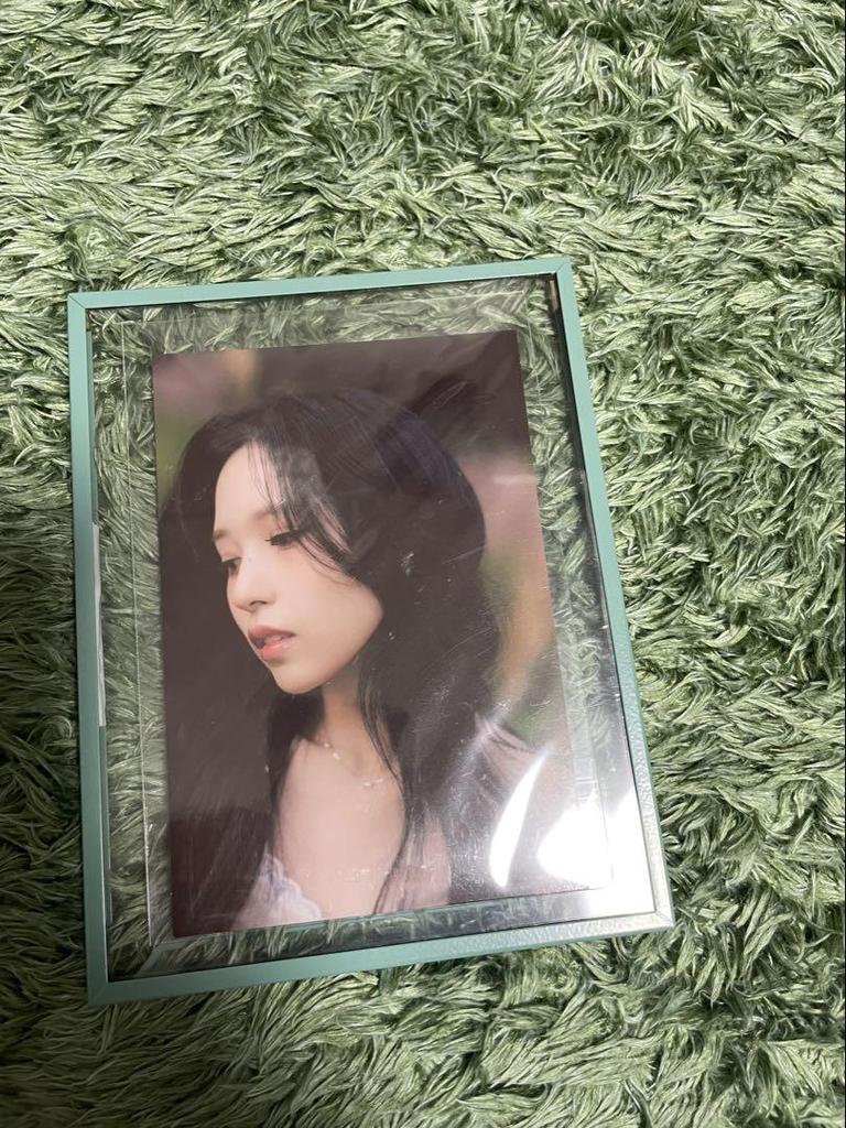 [USED] TWICE Mina American Limited Edition Autographed Postcard