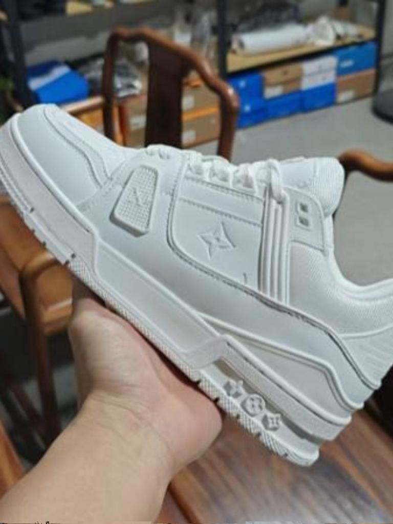Autumn and winter new leather board shoes niche casual shoes sports shoes heightening men