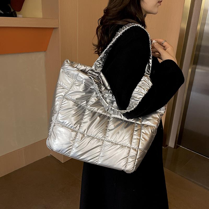 Autumn and Winter Cotton Bag Casual Large-capacity Tote Bag Women's 2025 New Trendy Fashion Diamond Commuter Shoulder Armpit Bag