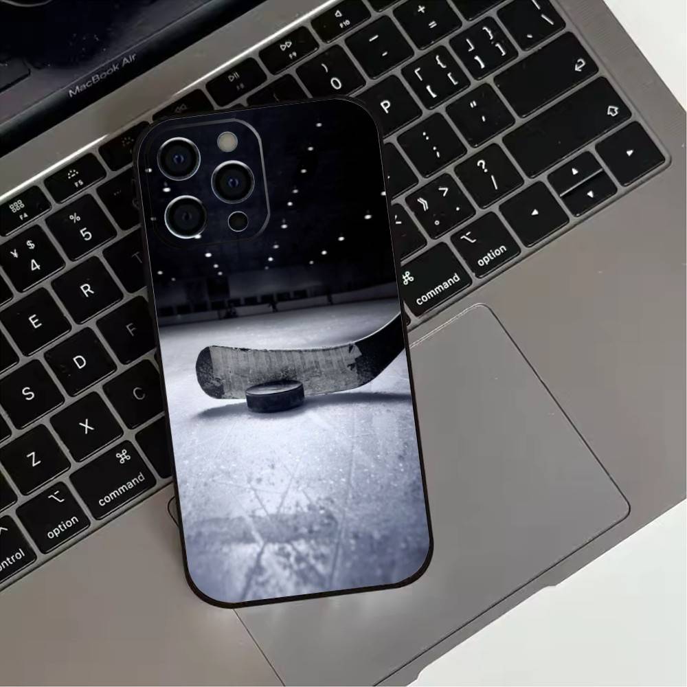 

l-Хоккейный каток Спортивный чехол для телефона Для iPhone17,16,15,14,13,12,11 Plus,Pro Max Мягкая черная крышка iPhone14Plus