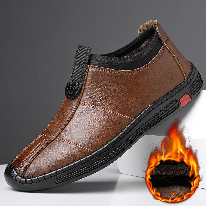 Fashion Autumn Winter New Designer Leather Shoes for Men Casual Brushed Warm Loafers Shoes Men Fashion Male Shoe