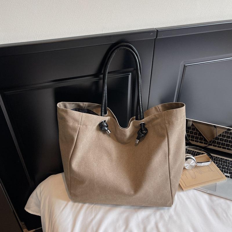 

Сумка-тоут Повсякденна сумка великої місткості з відчуттям, що підходить для поїздок на роботу, є сумкою на одне плече під пахву хакі