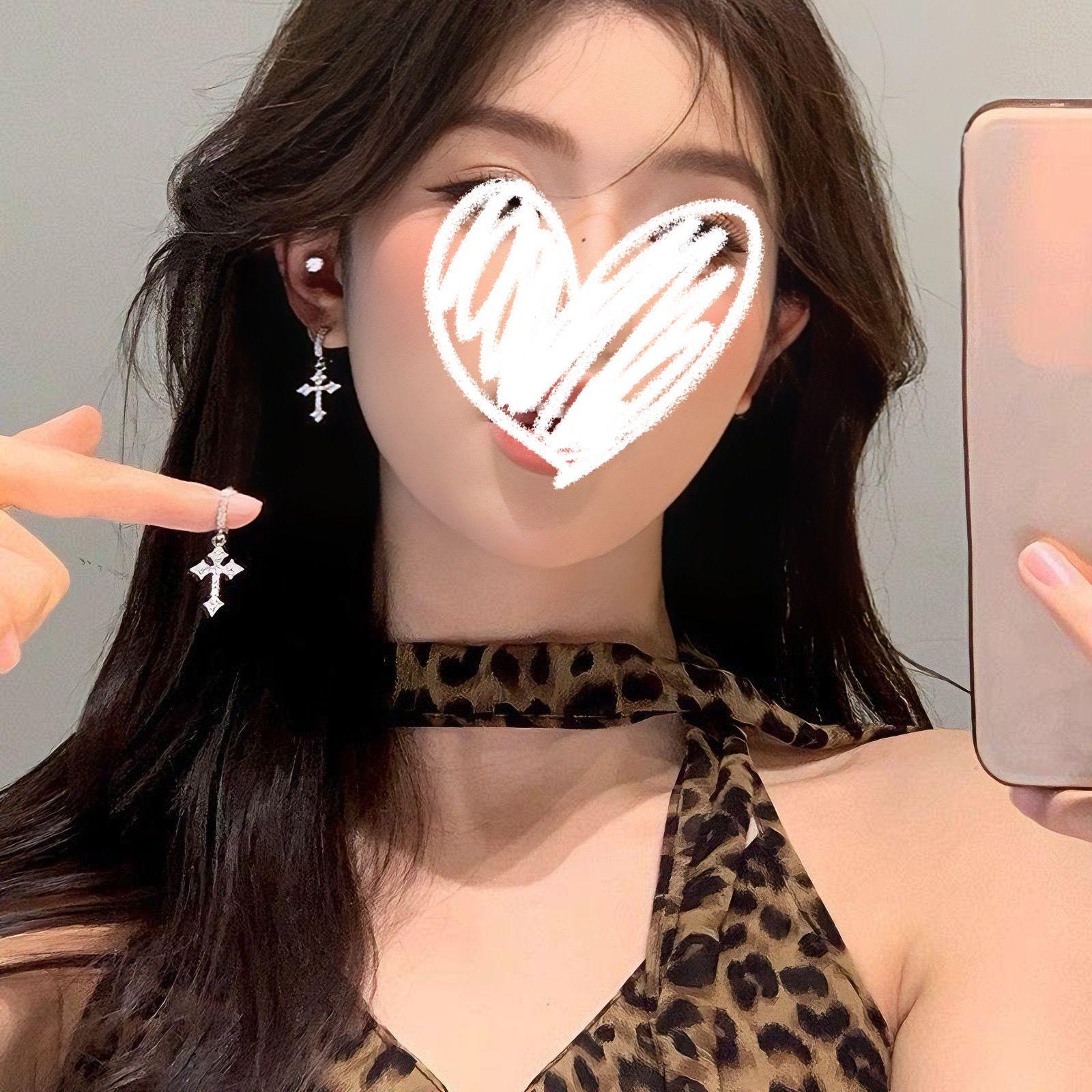 Super flash cross earrings women s new popular high-end cold wind earrings simple diamond earrings