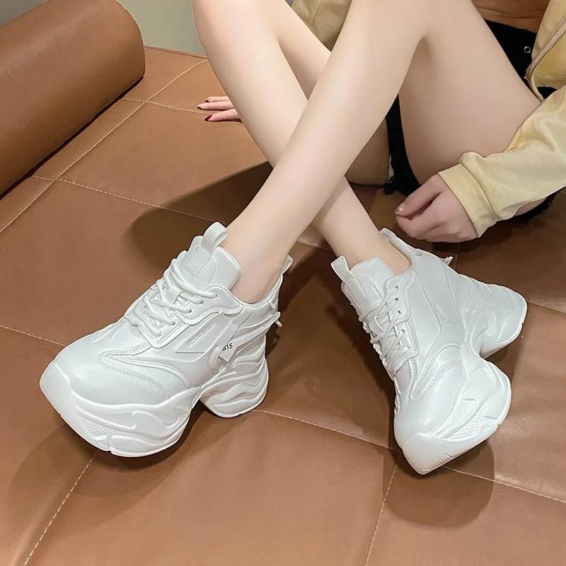 Scarpe da Donna Moda Primavera Nuove Aumento Altezza 10CM Suola Spessa Sneakers Casual Moda Comode Scarpe Sportive da Corsa Autunno