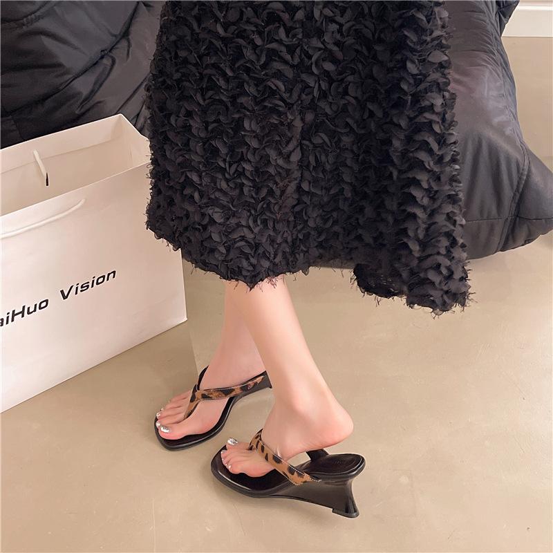 Temperament Leopard Print and Flip-flops 2025 New Korean Version of Fashion Women's Summer Slope French Outerwear Sandals High Heels