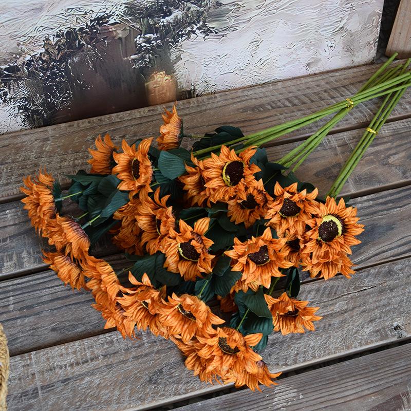10pcs Artificial Oil Painting Style Sunflowers Silk Fake Flowers Hotel Decor Retro 3 Heads Sunflower Branches Simulated Flower