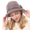 Jednobarevný klobouk bucket s širokou krempou a kulatou kupolí, zimní elegantní s květinovou ozdobou, pletená teplá čepice pro matku, módní doplňky