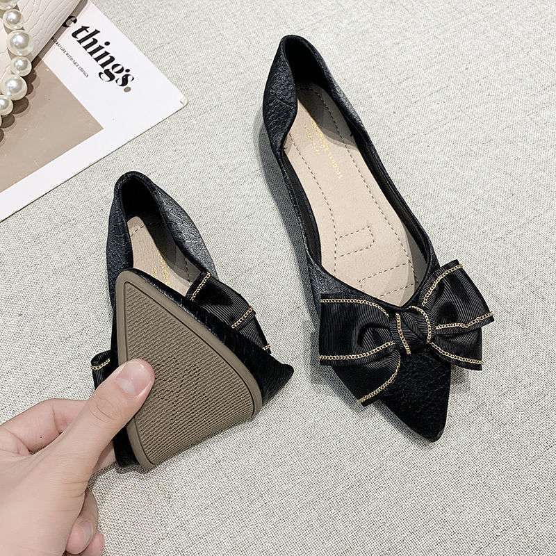 Single shoes women's spring and autumn 2025 new Korean version versatile fashion shallow mouth pointed flat shoes Doudou shoes maternity shoes