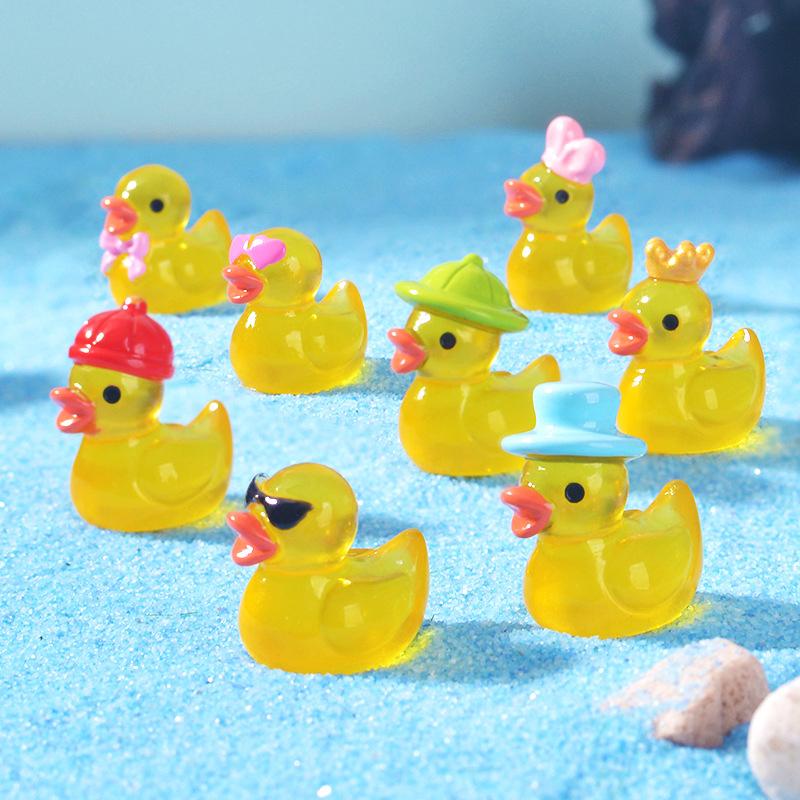 8Pcs Luminous Resin Mini Yellow Duckling Miniatures Doll House Glow-In-The-Dark Ducks Figurines For Diy Aquarium Garden Decor