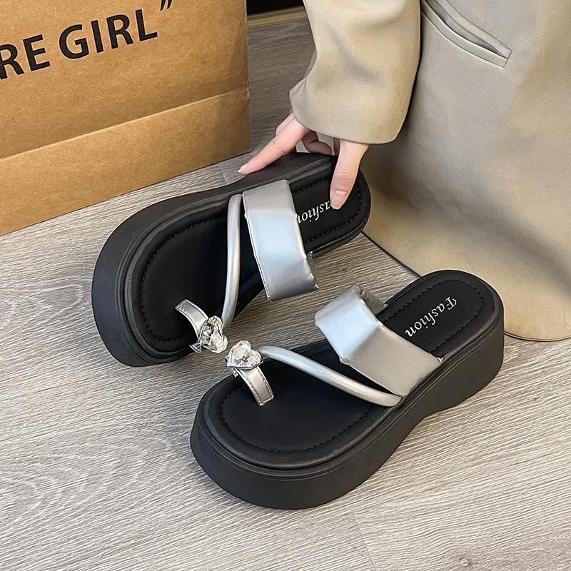 Small Height-increasing Platform Beach Shoes for Women To Wear Summer New High-end Silver Rhinestone Toe Slippers