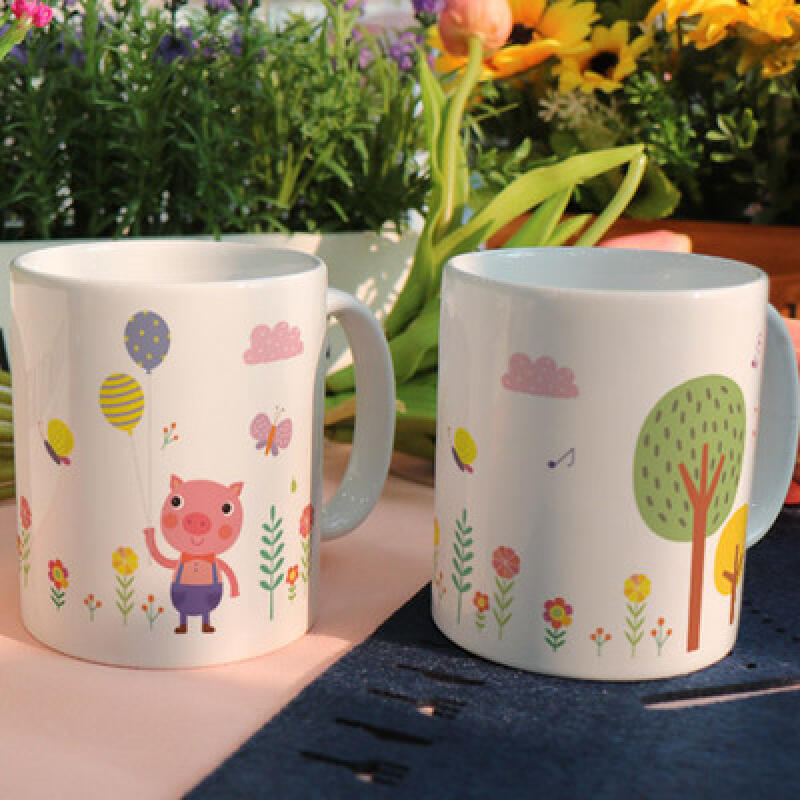 cr234-Design Mug 2p-A Day in the Life of a Pig and a Bear