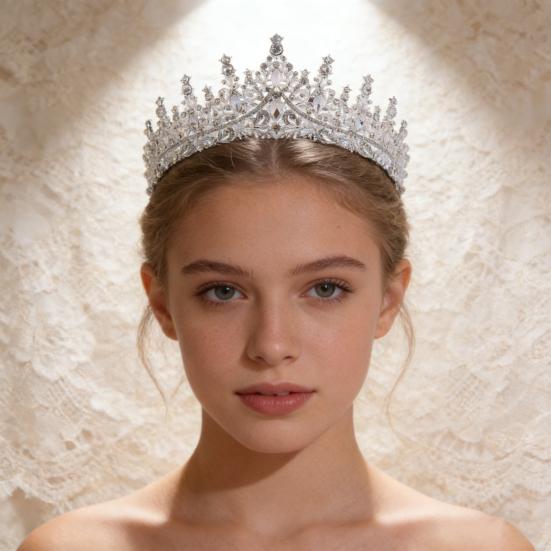 כתר לנשים משובץ אבני קריסטל נוצצות נזר כלה התאמה בטוחה קל משקל כתר נסיכה עם קצוות מעוקלים סיכות אביזרי שיער