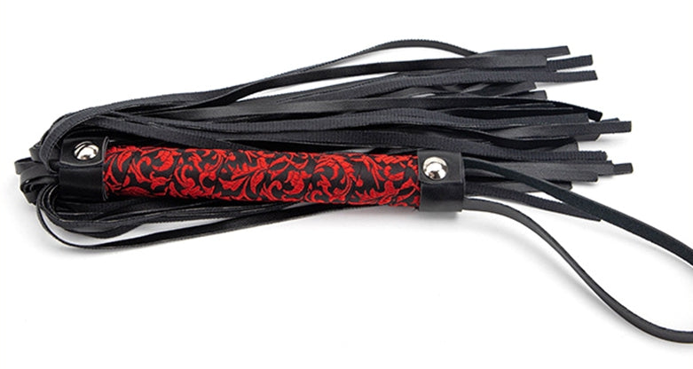 Martinet Tang 40cm Noir-Rouge - Correct Me - Fouets, Cravaches & Plumeaux