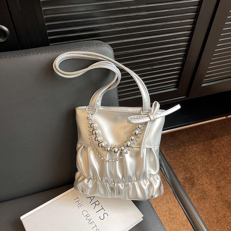 

Милая дамская сумочка с бантом 2024 года, летняя модная сумка на плечо с бисером, нишевый дизайн, женская сумка серебряный