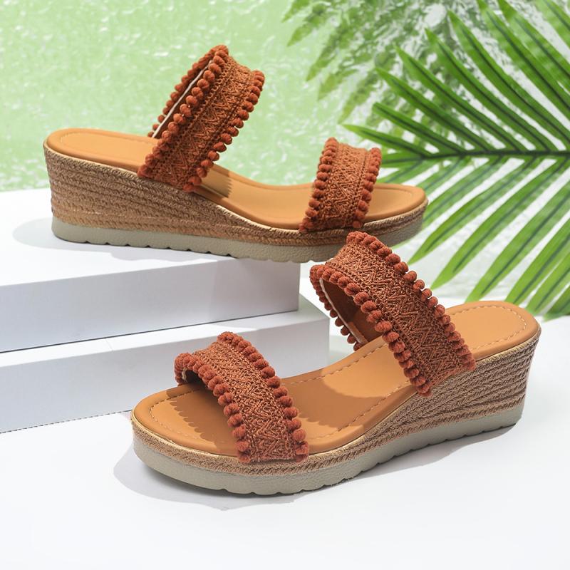 Bohemian Embroidery Straps Slippers Women 2025 Summer Comfortable Platform Wedges Shoes Women Round Toe High Heels Sandals Women