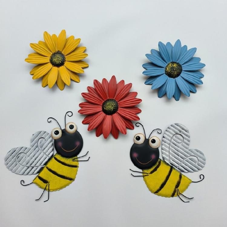 Metal Bee Wall Hanging Sculpture Indoor Outdoor Yard Sculpture Art Garden Statue