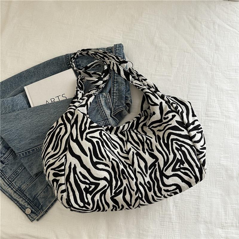 Retro black and white zebra pattern large capacity tote bag women's lazy wind wrinkled casual handbag contrasting color shoulder bag