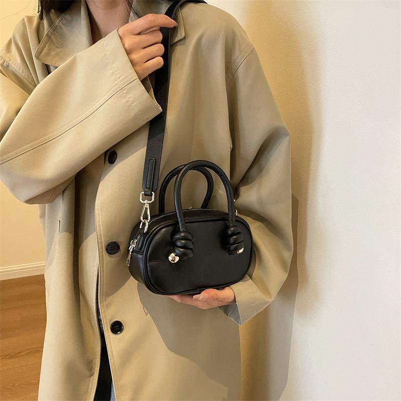 2024 New Fashion Versatile Niche Design Boston Bag Trendy Handbag Exquisite Small Bag Crossbody Bag
