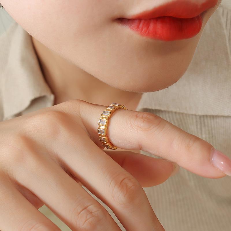 Trending Personalized Zircon Diamond Ring: Gold-Plated Titanium Steel Index Finger Jewelry, Unique and Non-Fading Design.