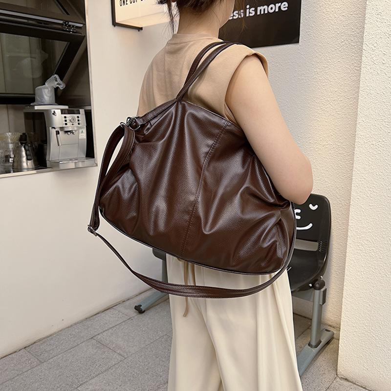Classic women's shoulder bag, daily commuting crossbody bag, overseas tote bag, simple, stylish, and versatile style