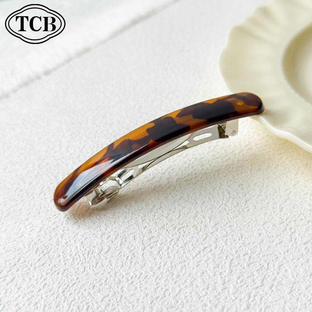 Minimalist Leopard Print Square Hair Clip: Shiny Spring Clip for Women's Half-Up Styles