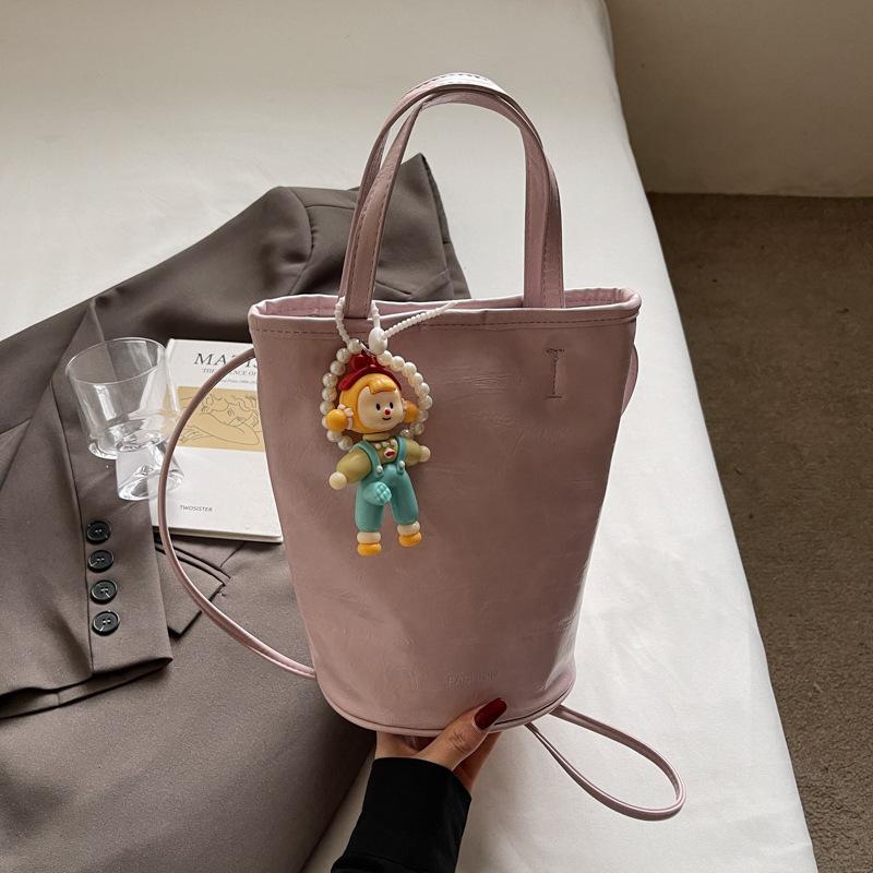 This Year's Popular Portable Bucket Bag Women's 2025 Summer New Simple Foreign Commuter Shoulder Bag Fashion Messenger Bag