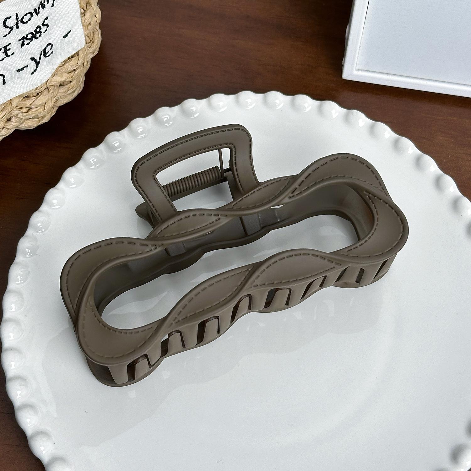 

Универсальная заколка-краб для волос в корейском стиле с волнистой линией для женщин, идеально подходящая для повседневных нужд, модная Dark Brown12.5cm