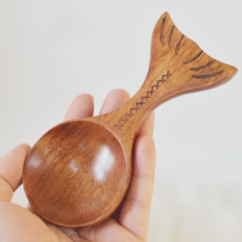 

Ru Han Creative Fish-shaped Nanmu Wood Measuring Spoon