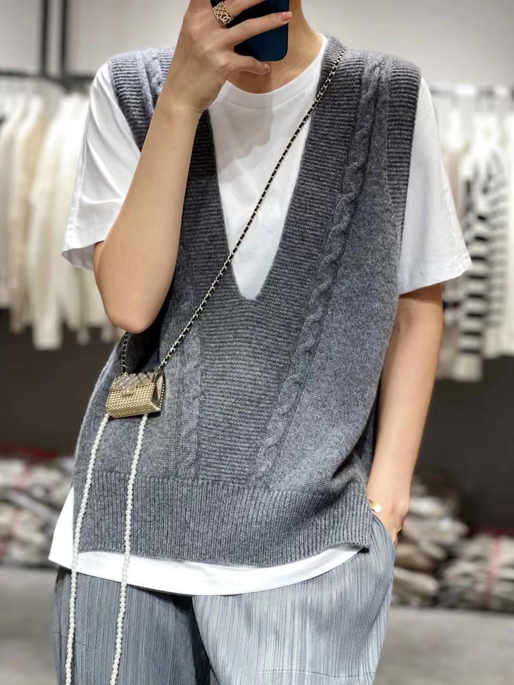 Autumn Winter Women's Pure Wool Loose Cable Knit Cardigan Vest Sweater Waistcoat